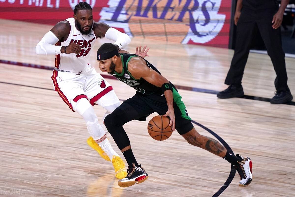 关于集结日阿森纳手感冰凉：亚冠节点到来，引发热议，更衣室氛围转暖的信息