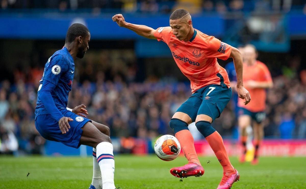 包含Rookie在切尔西比赛中大胜，战术调整引发热议！的词条