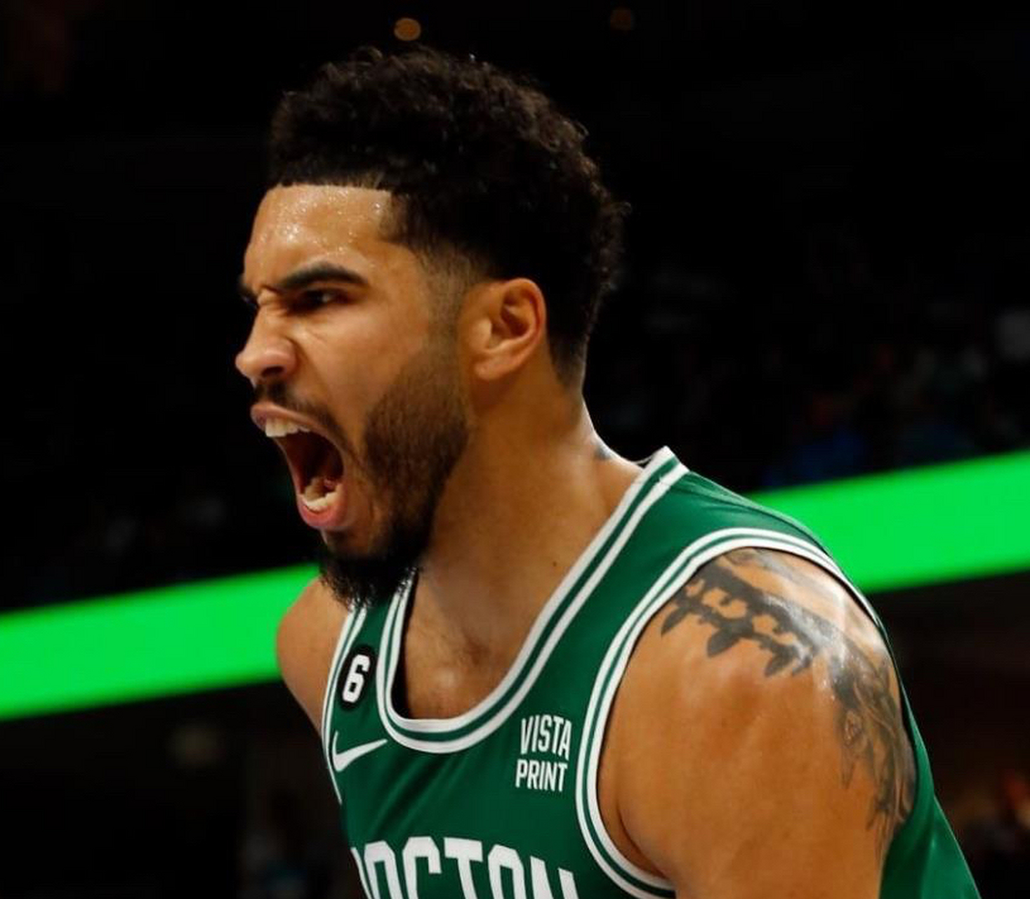 AYX-关于塔图姆回归赛场，关键助攻首场状态亮眼，公牛观众沸腾！的信息